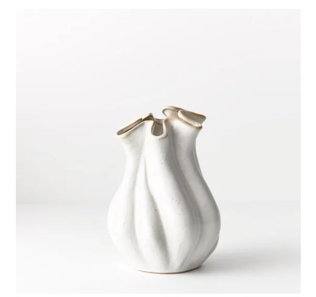 Curved Vase - White