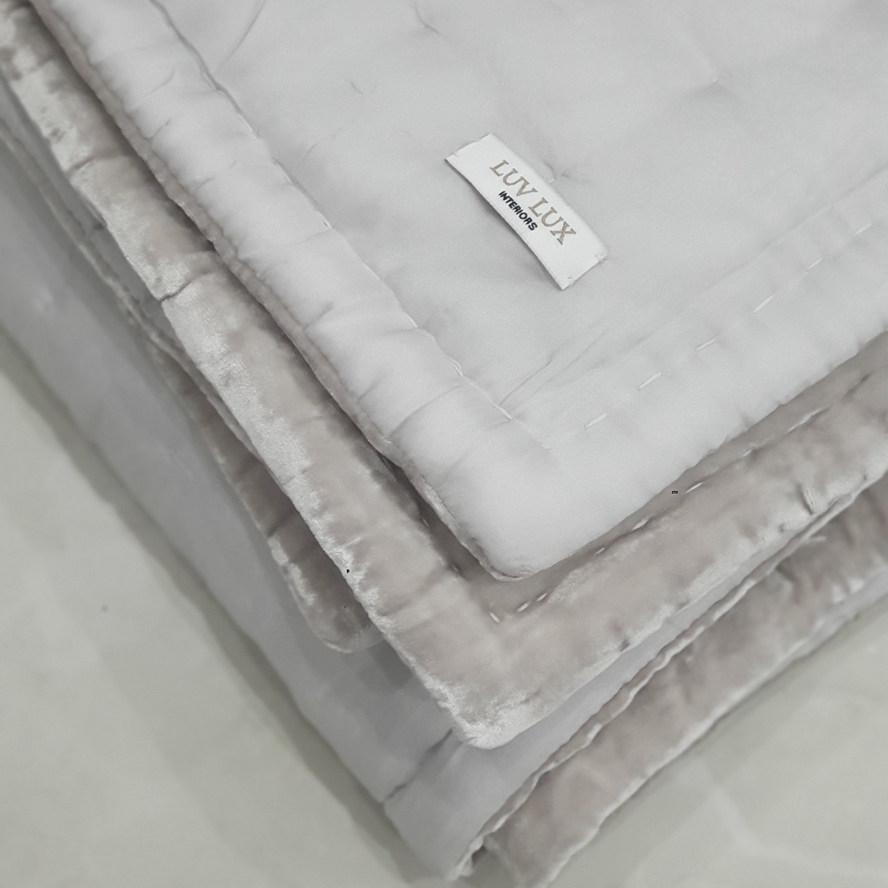 Roman Silk Velvet Throw - Oyster